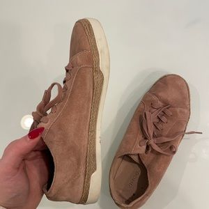 VINCE pink suede sneakers with woven detail.